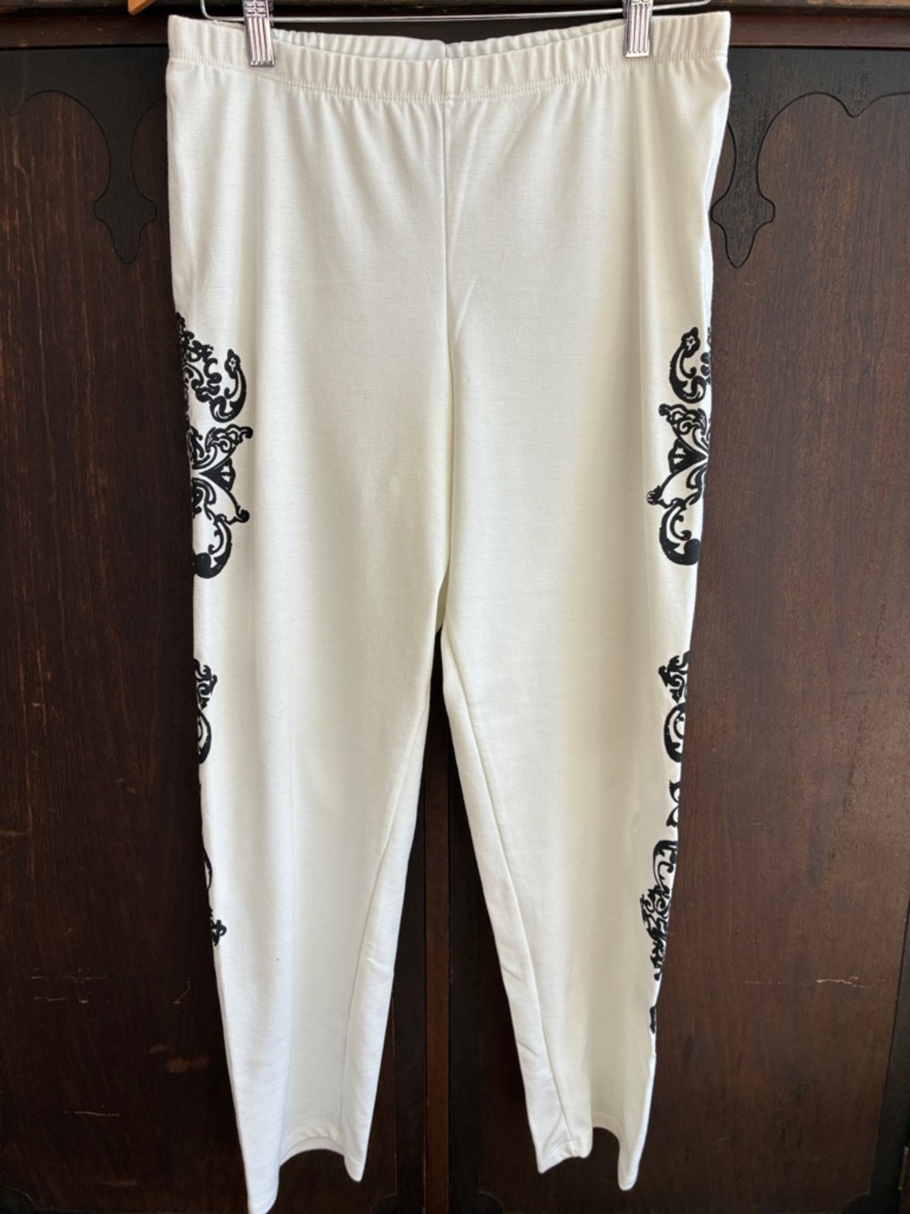 White Women's Jogger Leggings with Black Side Scroll Print Sz 1X